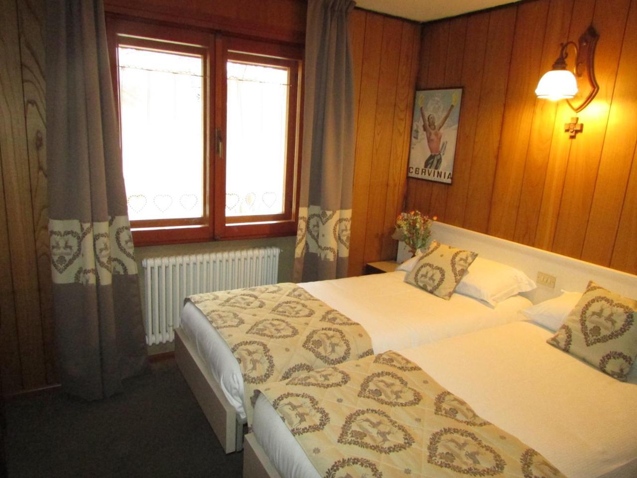 Hotel Meuble Meridiana ヴァルトゥルナンシュ エクステリア 写真