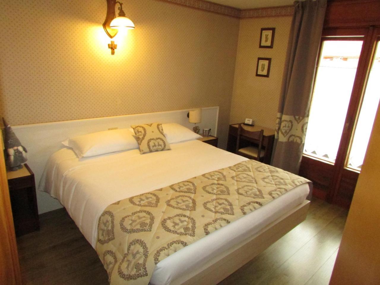 Hotel Meuble Meridiana ヴァルトゥルナンシュ エクステリア 写真