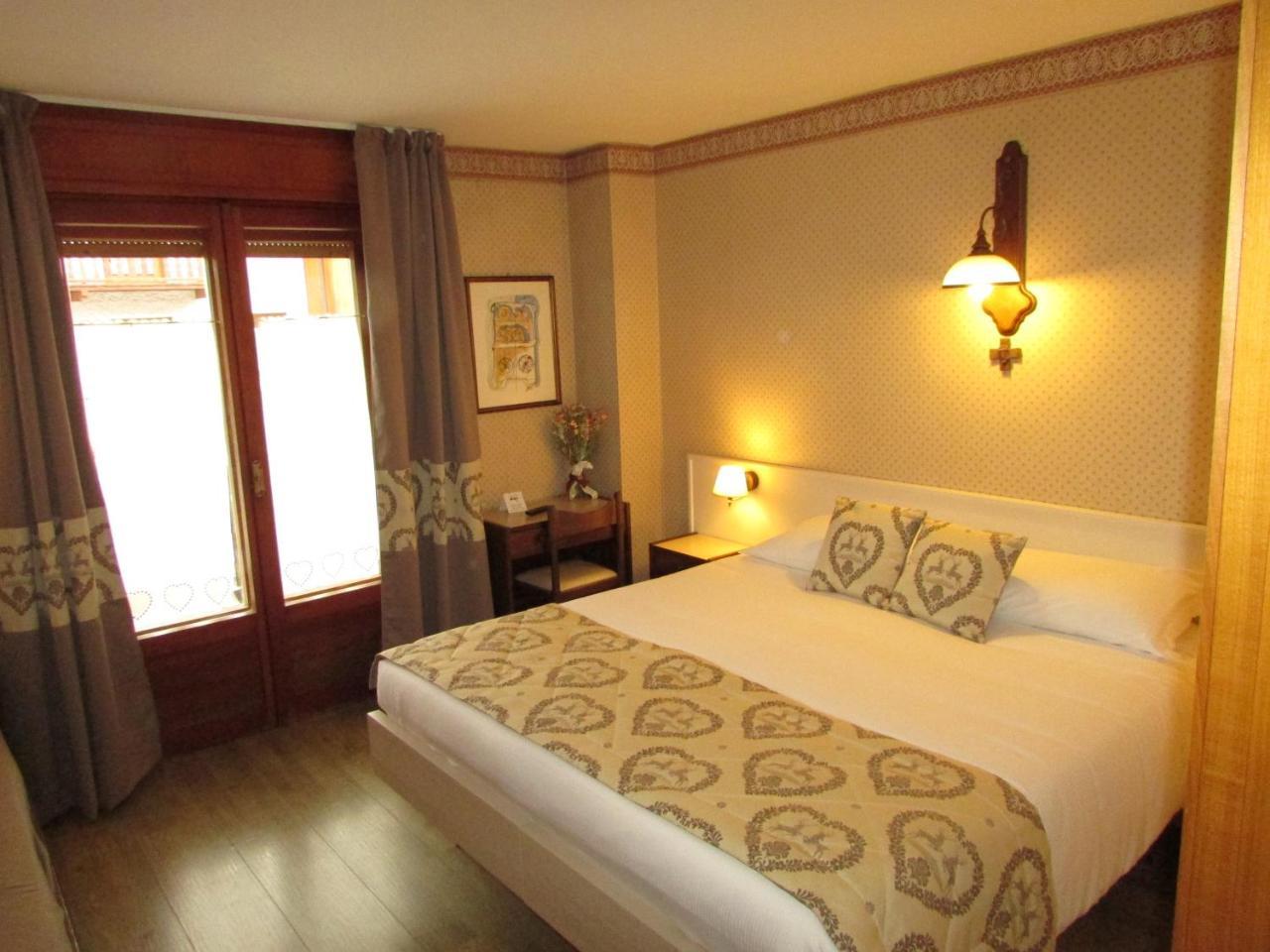 Hotel Meuble Meridiana ヴァルトゥルナンシュ エクステリア 写真