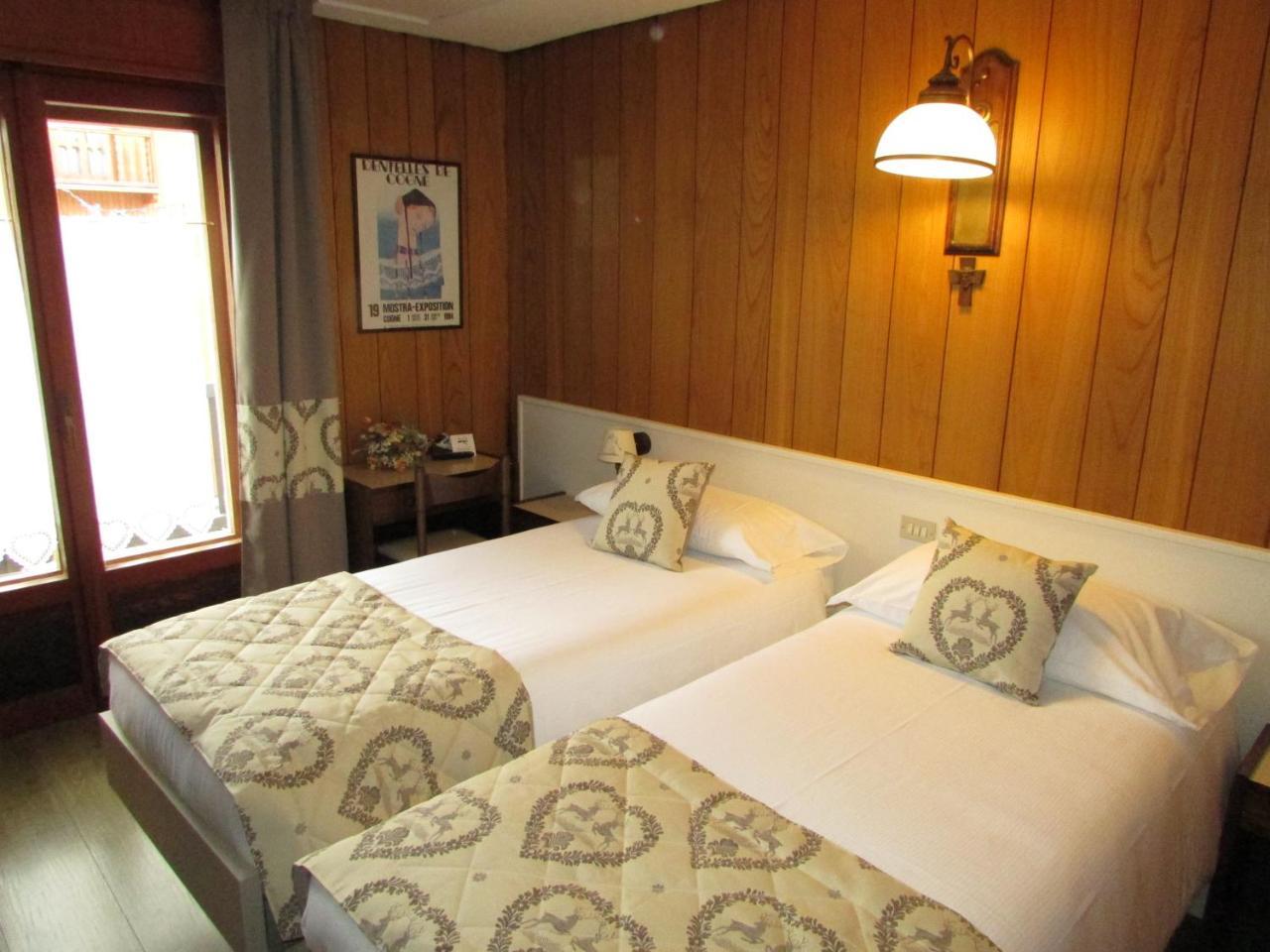 Hotel Meuble Meridiana ヴァルトゥルナンシュ エクステリア 写真