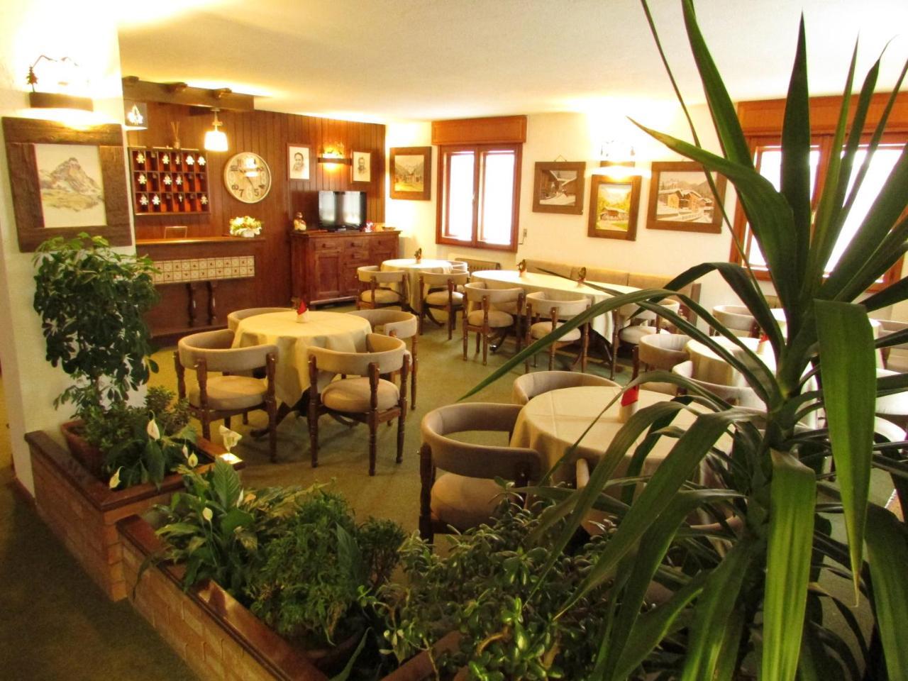 Hotel Meuble Meridiana ヴァルトゥルナンシュ エクステリア 写真